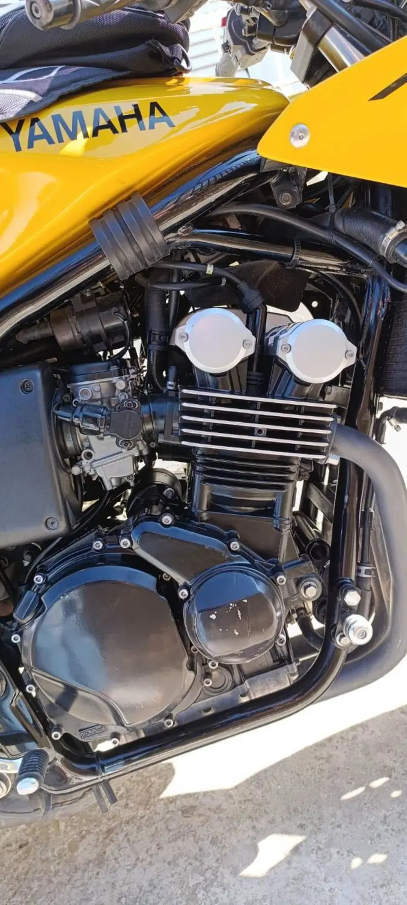 Yamaha FZS 600 Fazer (2002 - 03) (3)