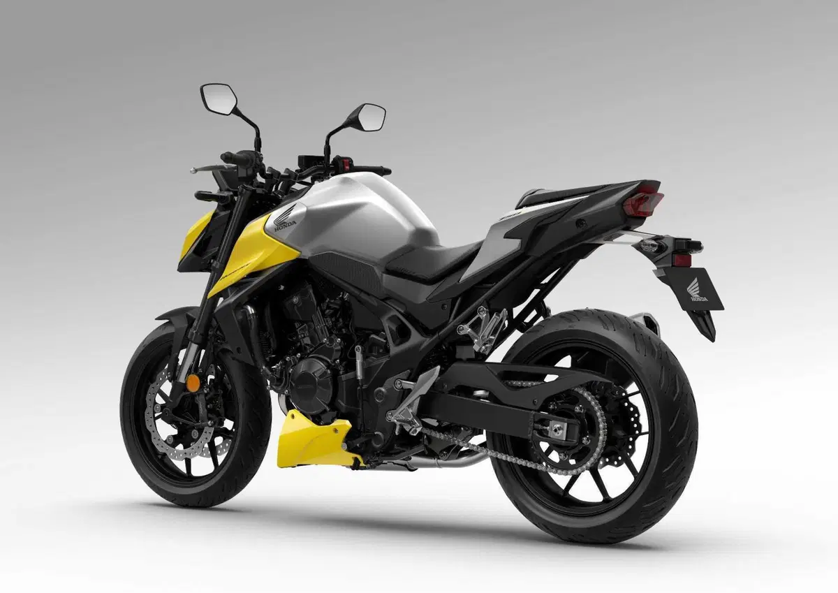 Honda Hornet 750 2026 E-Clutch: è davvero efficace questa frizione automatica? [VIDEO] (7)