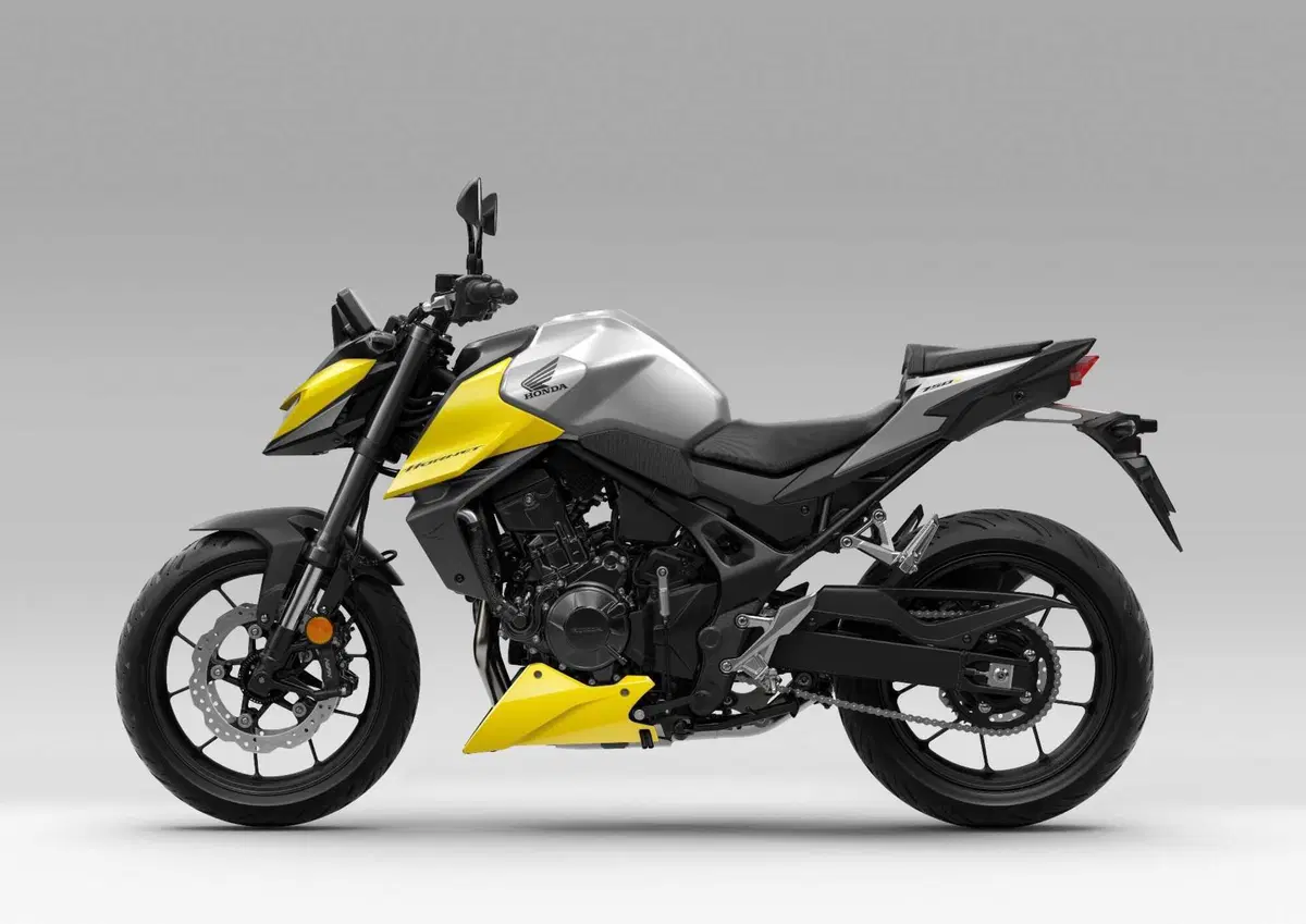 Honda Hornet 750 2026 E-Clutch: è davvero efficace questa frizione automatica? [VIDEO] (9)
