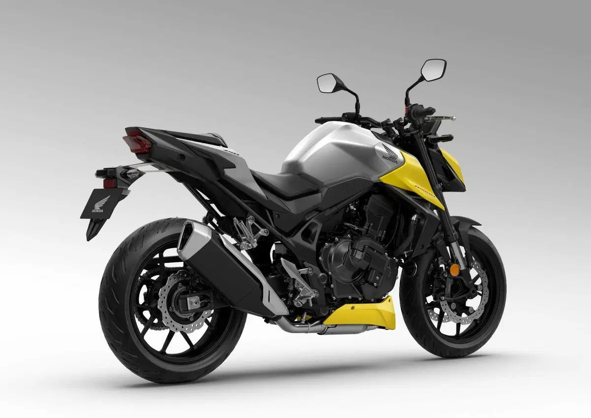 Honda Hornet 750 2026 E-Clutch: è davvero efficace questa frizione automatica? [VIDEO] (15)