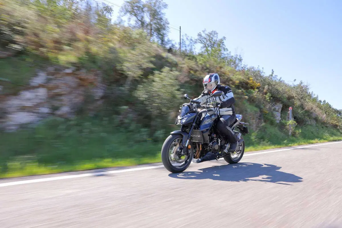 Honda Hornet 750 2026 E-Clutch: è davvero efficace questa frizione automatica? [VIDEO] (8)