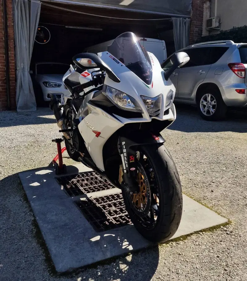 Aprilia RSV4 R (2009 - 12)