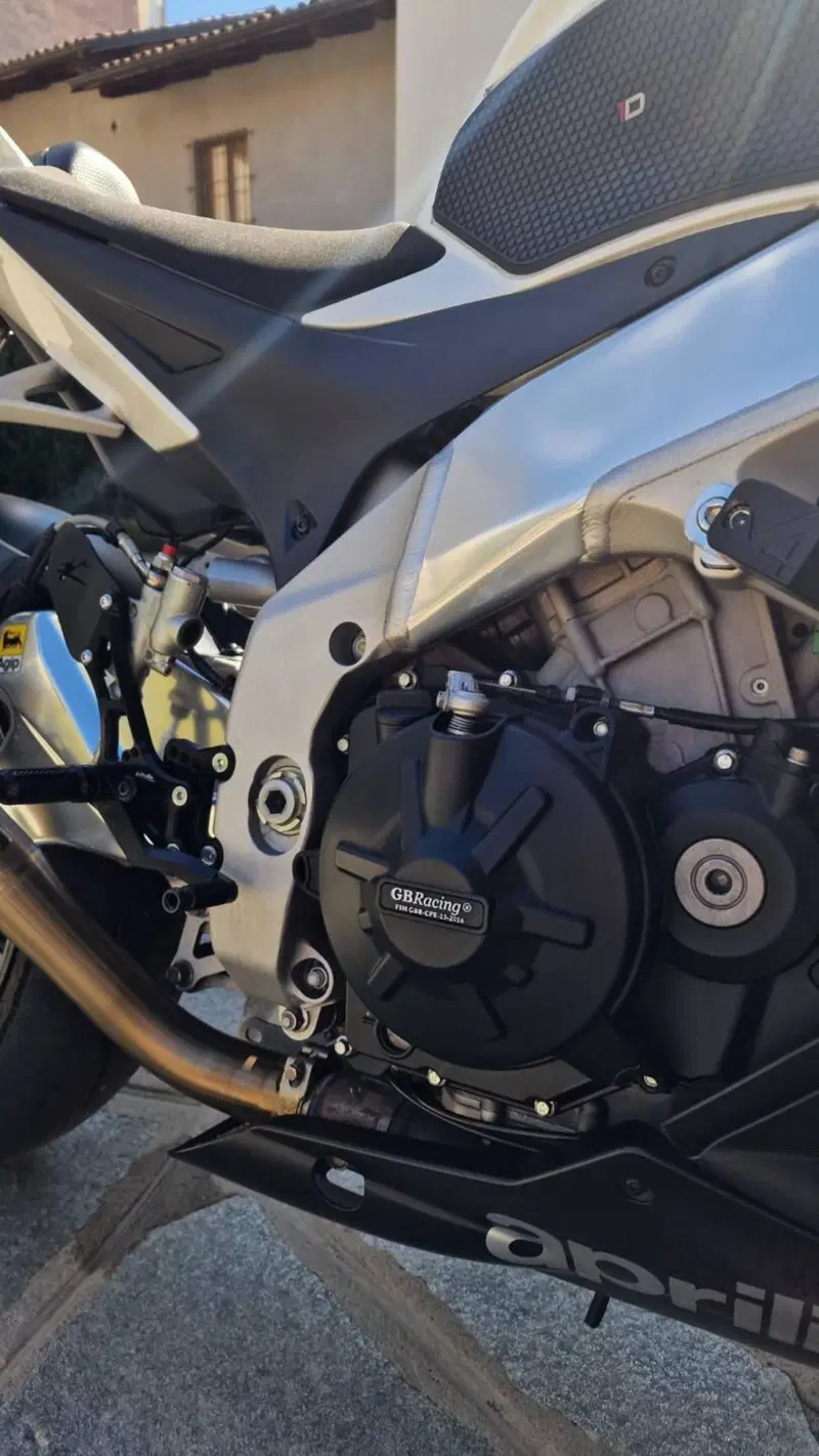 Aprilia RSV4 R (2009 - 12) (8)