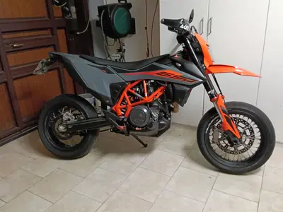 KTM 690 SMC R (2021 - 22) usata