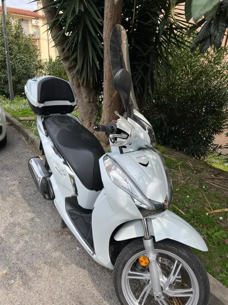 Honda SH 300 i Sport ABS (2018 - 20) (2)