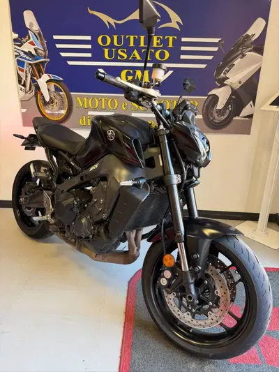 Yamaha MT-09 (2021 - 23) usata