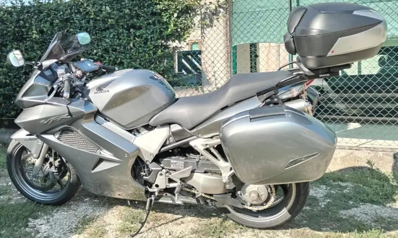 Honda VFR 800 (2006 - 13) (9)