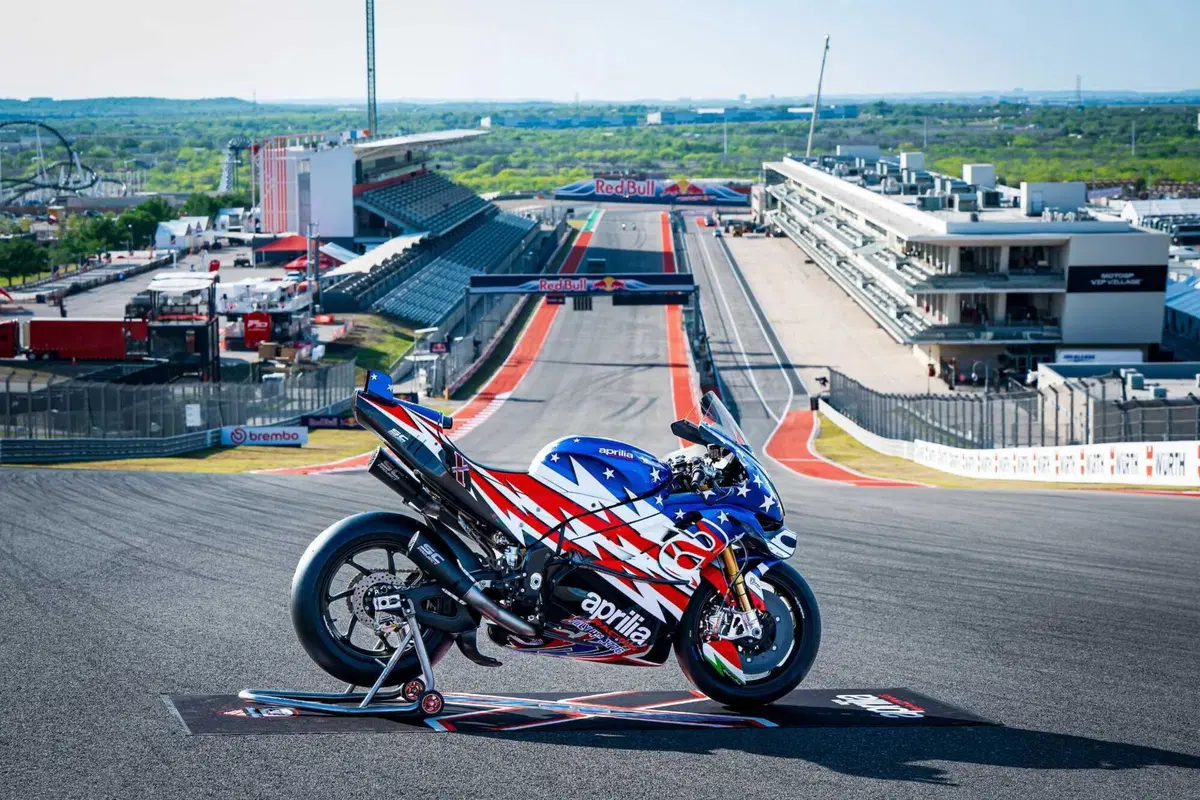 Aprilia X 250TH: soli 30 esemplari per la derivata dalla MotoGP svelata in un week-end di dominio (2)