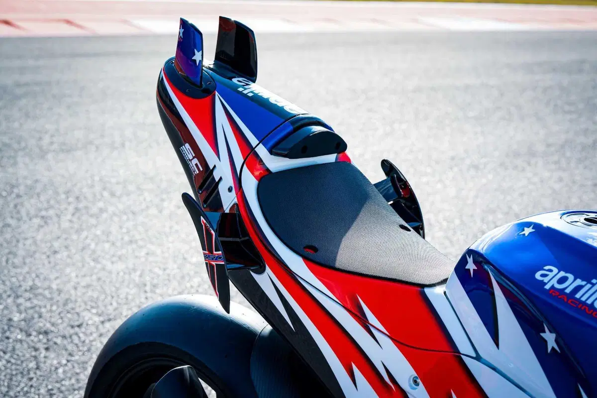 Aprilia X 250TH: soli 30 esemplari per la derivata dalla MotoGP svelata in un week-end di dominio (7)