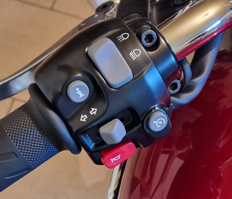 Triumph Bonneville T120 (2021 - 25) (15)