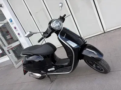 Vespa GTS 300 Super (2023 - 24) usata