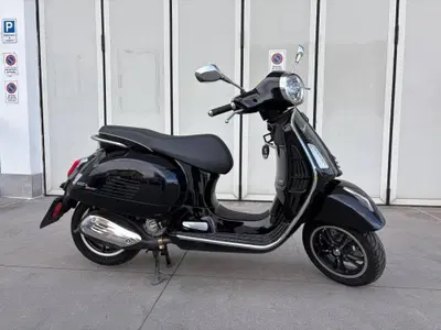 Vespa GTS 300 Super (2023 - 24) usata