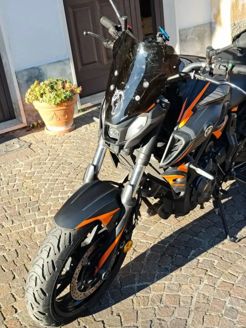 Yamaha MT-07 Pure (2023 - 25)
