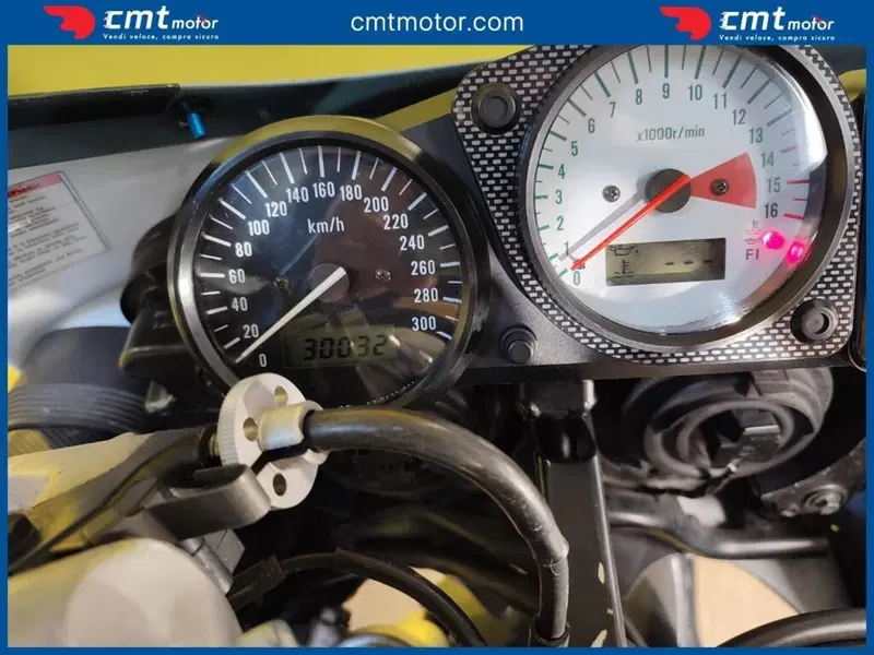 Suzuki GSX R 750 (1998) (5)