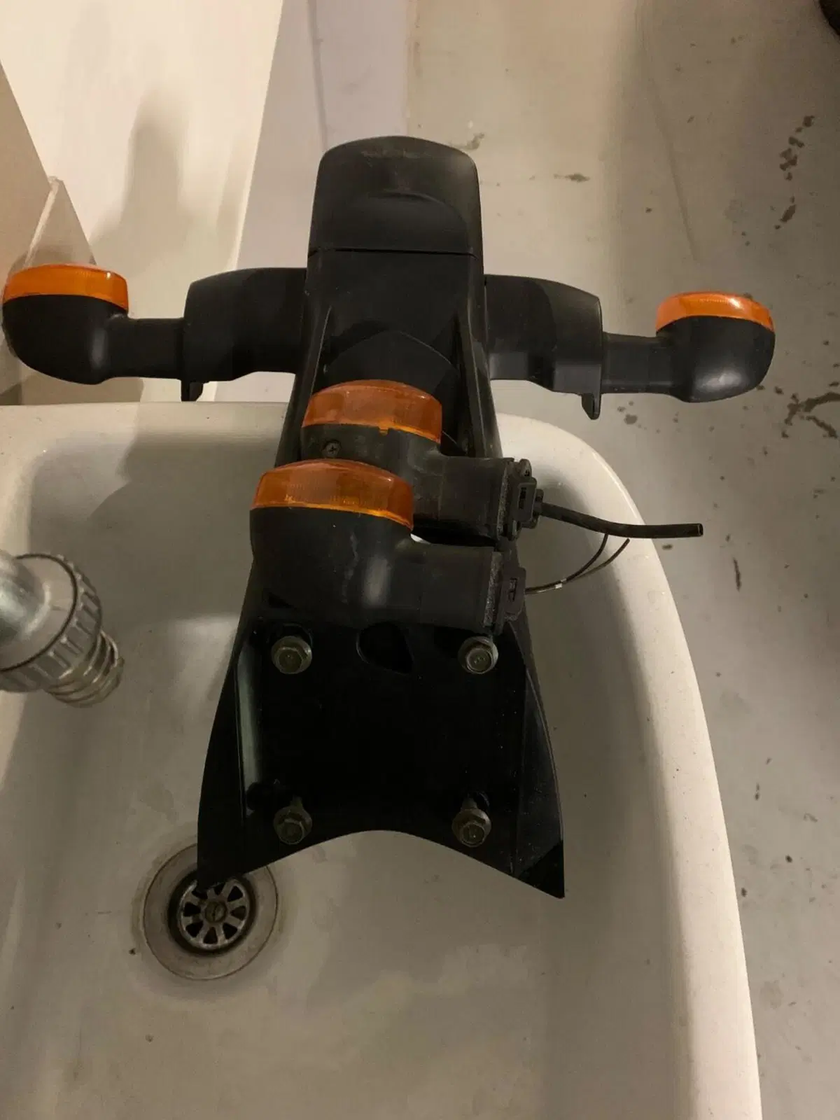 Porta targa e frecce per Yamaha FZ1 del 2010 100 % (3)