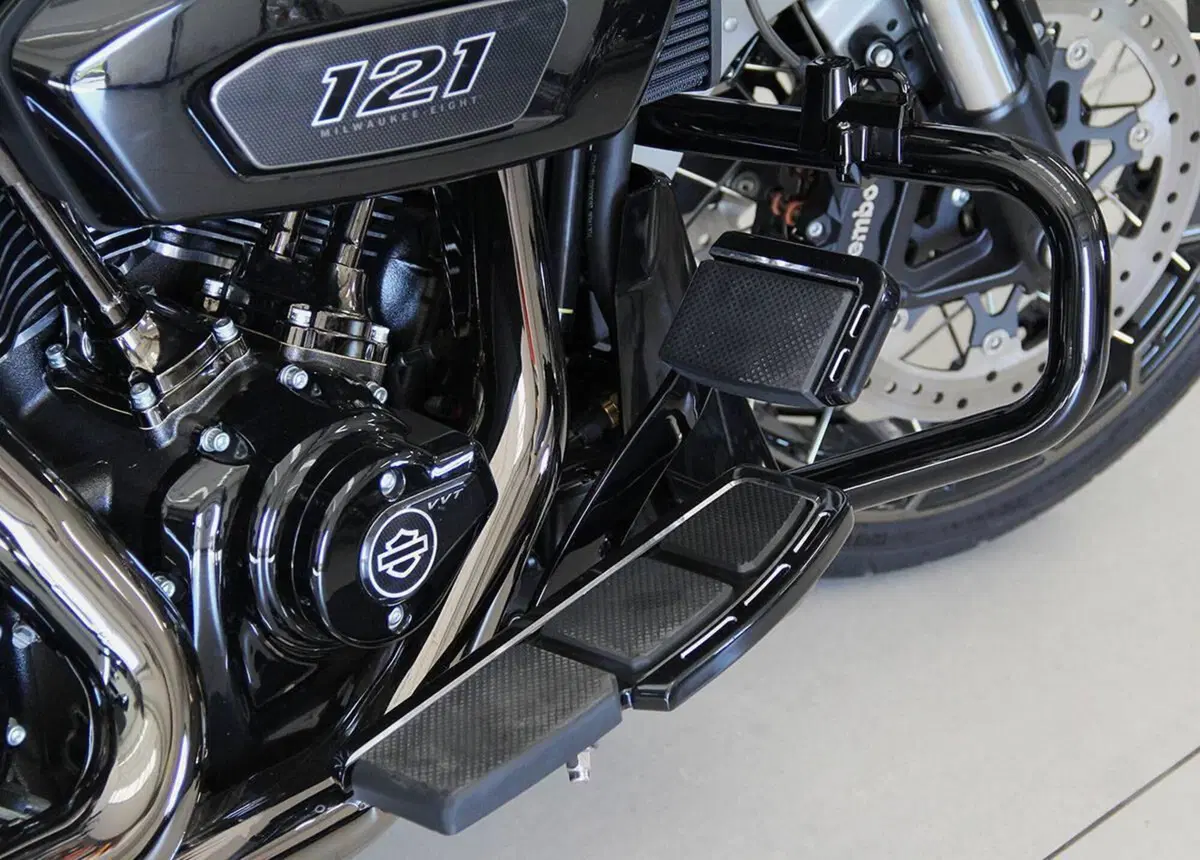 Harley-Davidson CVO Street Glide (2023) (6)