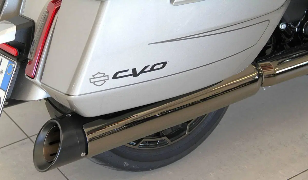 Harley-Davidson CVO Street Glide (2023) (7)