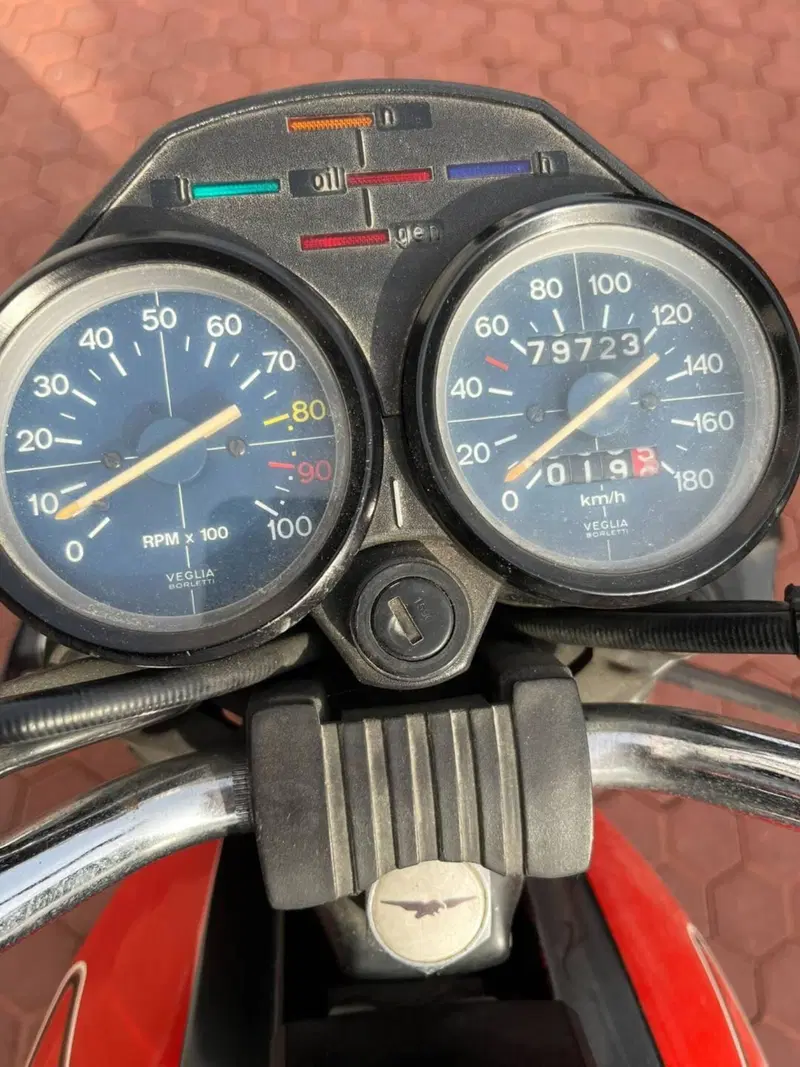Moto Guzzi V35 (6)