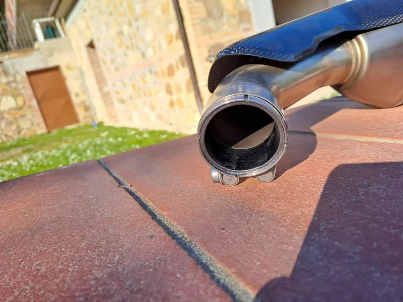 Scarico Akrapovic slip-on per KTM 390 Adventure (3)