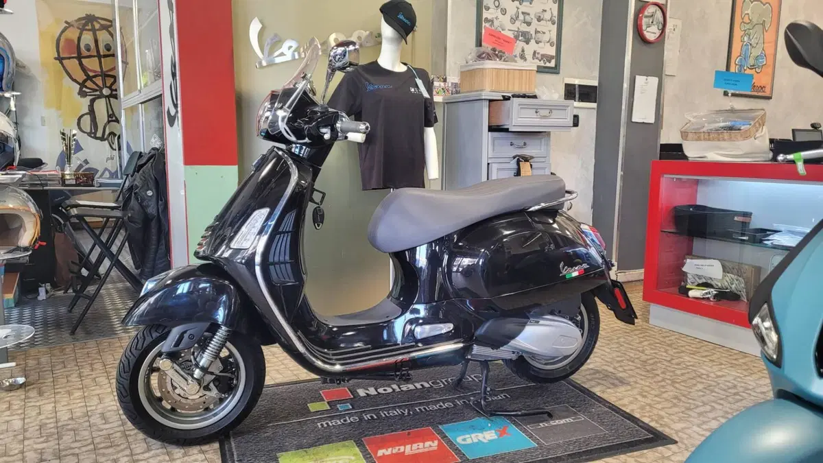 Vespa GTS 300 (2023 - 24) (3)