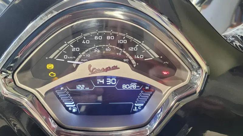 Vespa GTS 300 (2023 - 24) (5)