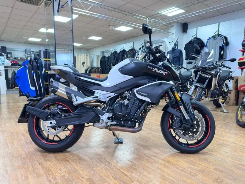 CFMOTO 800NK Advanced (2023 - 26) (6)