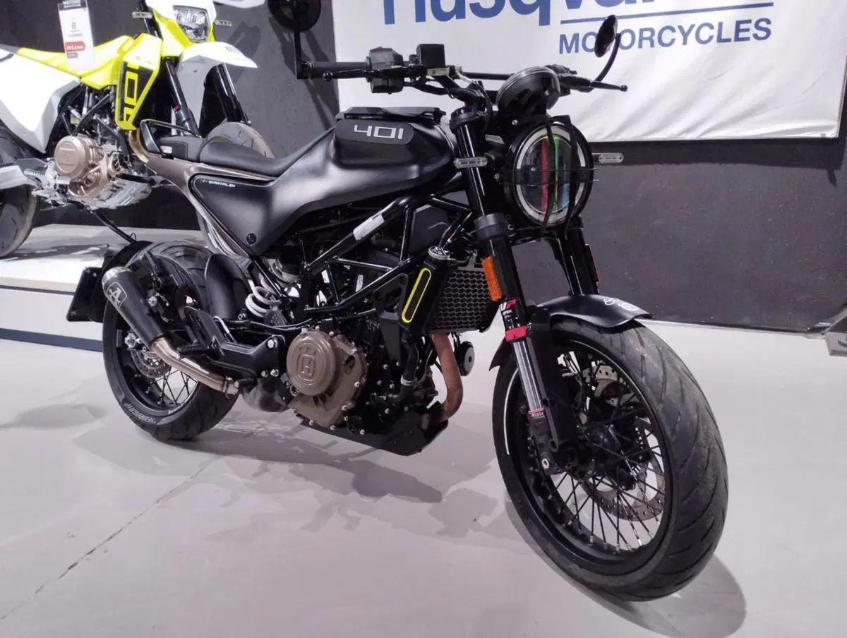 Husqvarna Svartpilen 401 (2024 - 26) (2)