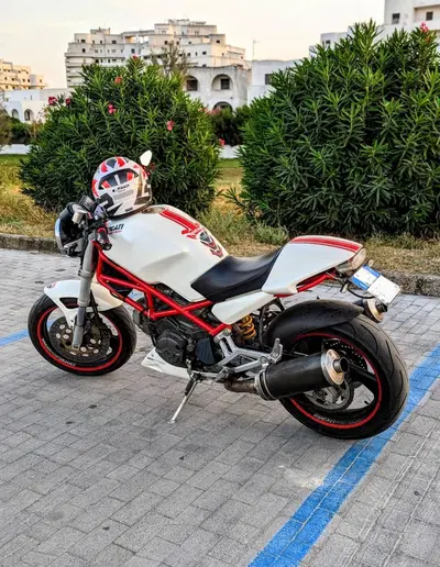 Ducati Monster 600 Dark (1998 - 01) usata
