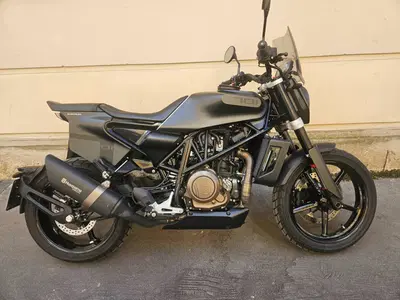Husqvarna Svartpilen 701 (2020) usata