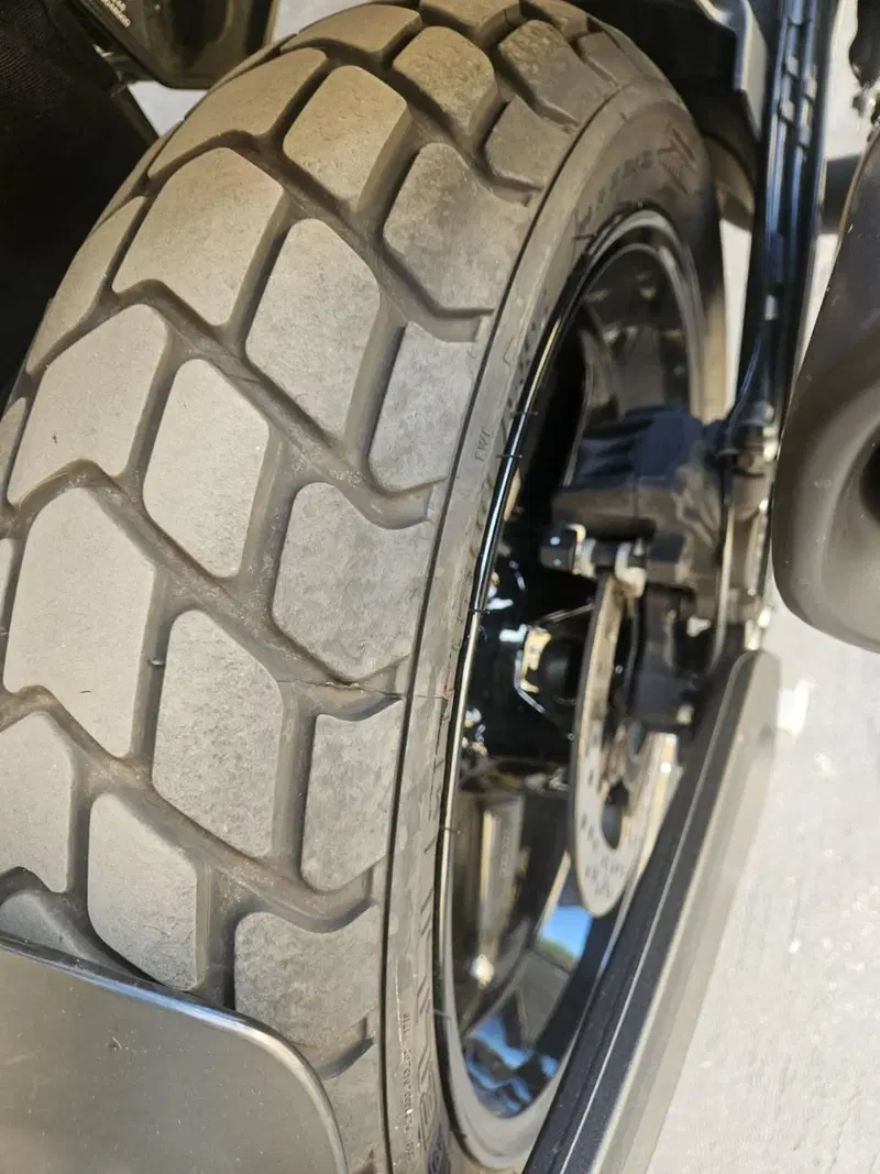Husqvarna Svartpilen 701 (2020) (3)