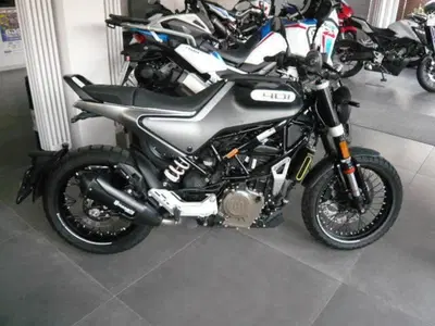 Husqvarna Svartpilen 401 (2021 - 23) usata
