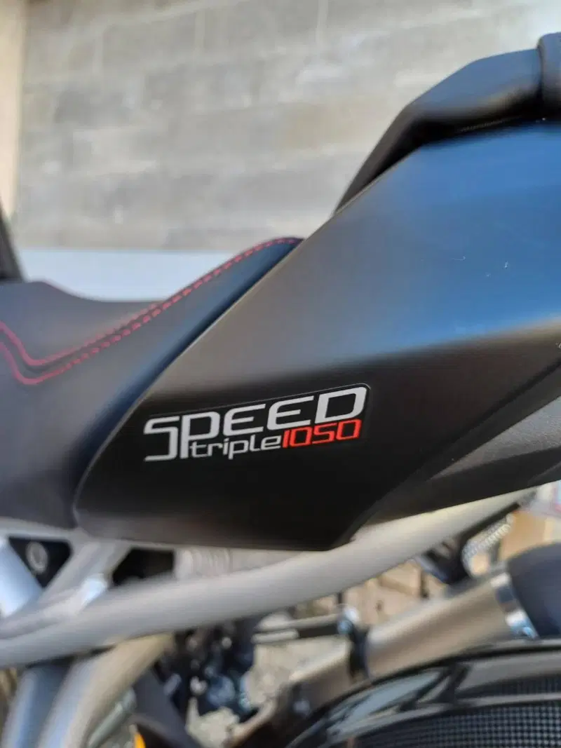 Triumph Speed Triple 1050 RS (2018 - 20) (4)