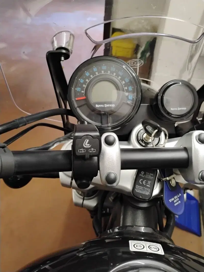 Royal Enfield Super Meteor 650 (2023 - 26) (4)