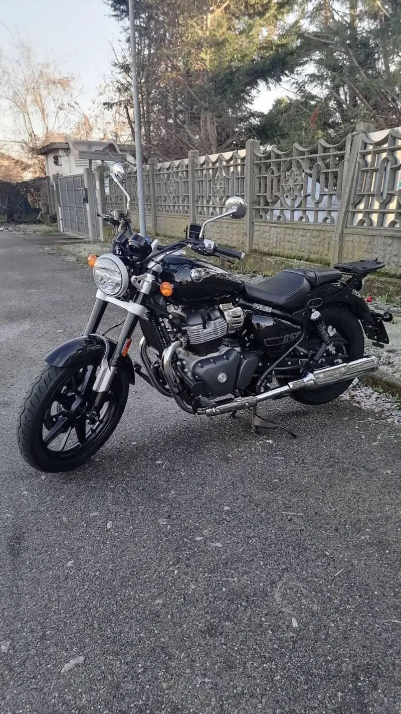 Royal Enfield Super Meteor 650 (2023 - 26) (6)