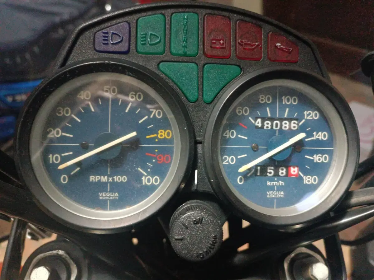 Moto Guzzi V 35 C (1983 - 88) (3)