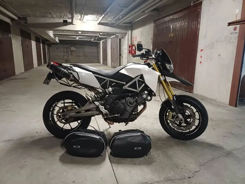 Aprilia Dorsoduro 750 ABS (2009 - 17) (2)