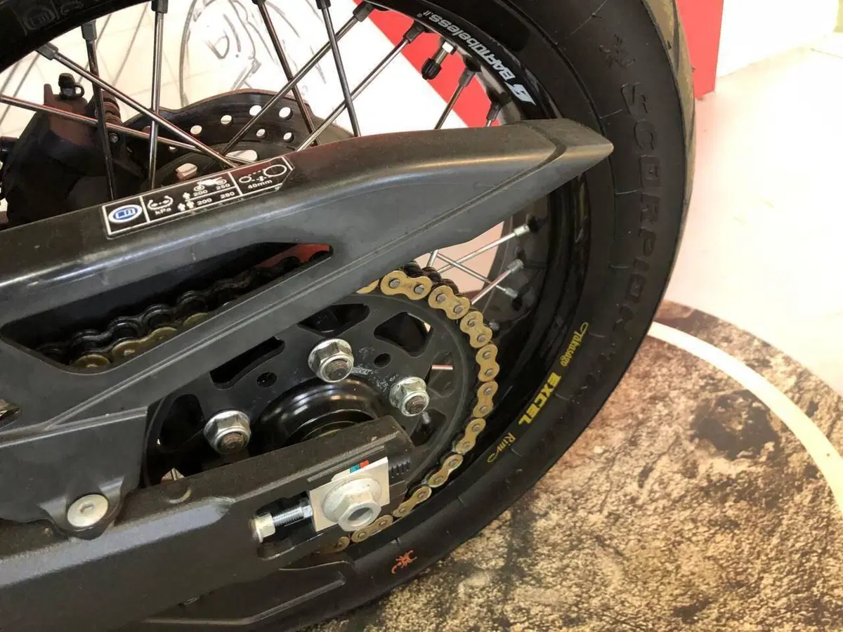 Honda Africa Twin CRF 1000L (2016 - 17) (4)