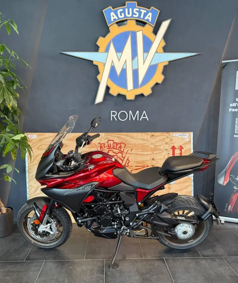 MV Agusta Turismo Veloce 800 Lusso SCS (2021 - 26) (2)