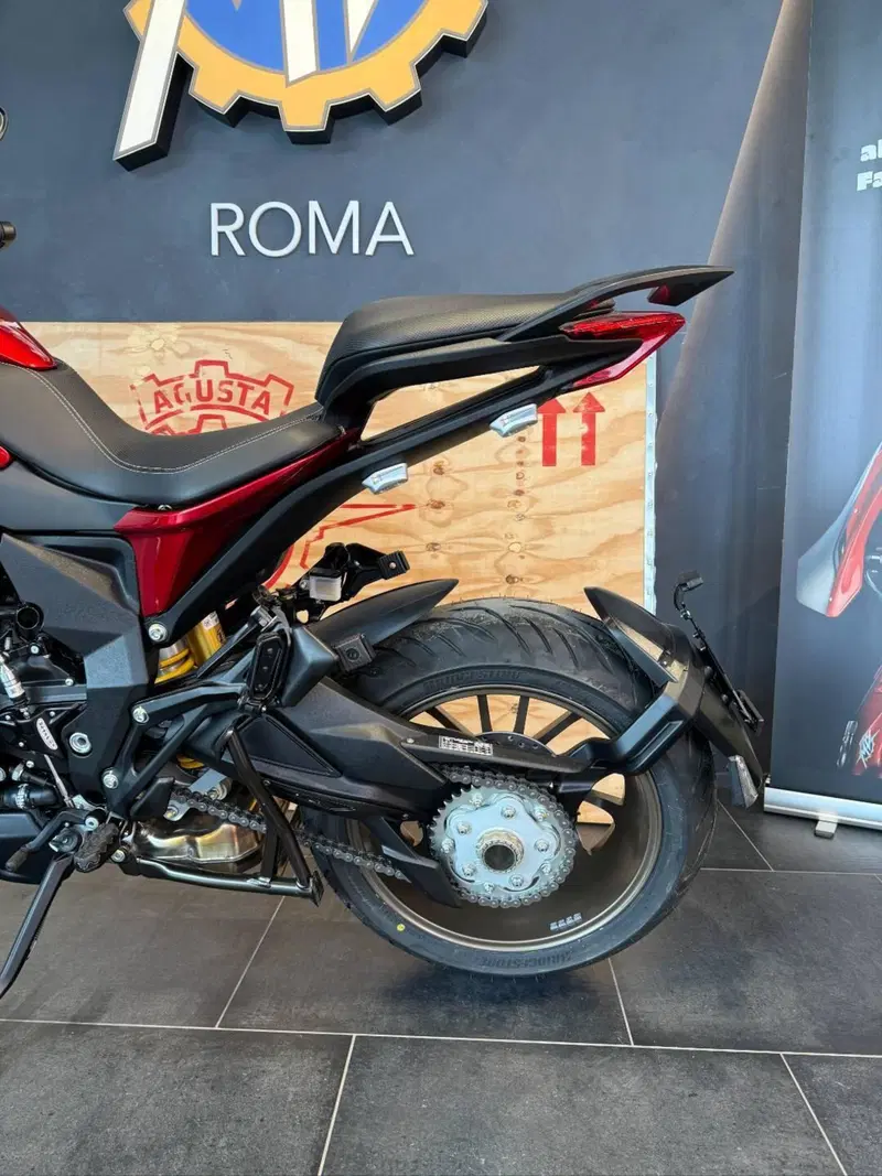 MV Agusta Turismo Veloce 800 Lusso SCS (2021 - 26) (5)