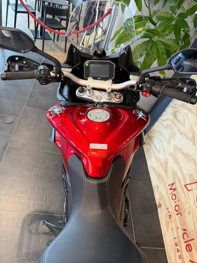 MV Agusta Turismo Veloce 800 Lusso SCS (2021 - 26) (11)
