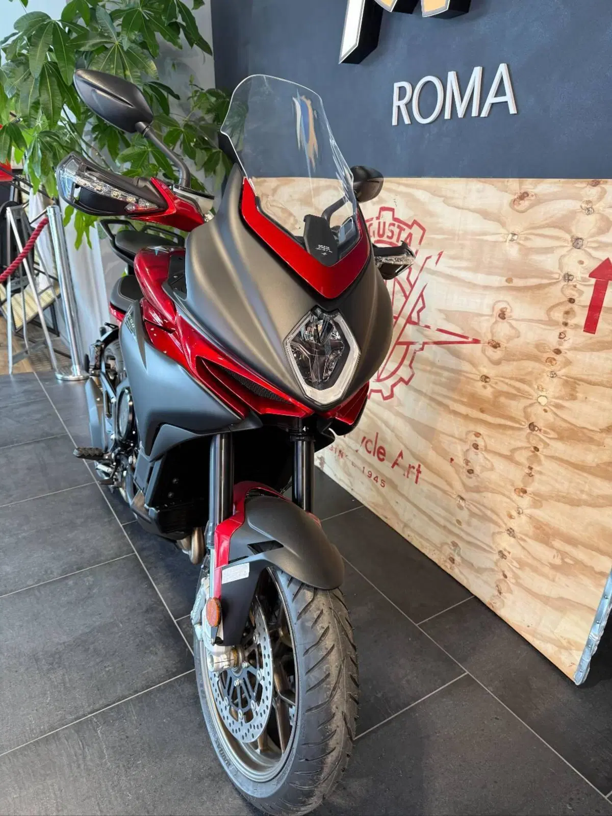 MV Agusta Turismo Veloce 800 Lusso SCS (2021 - 26) (9)