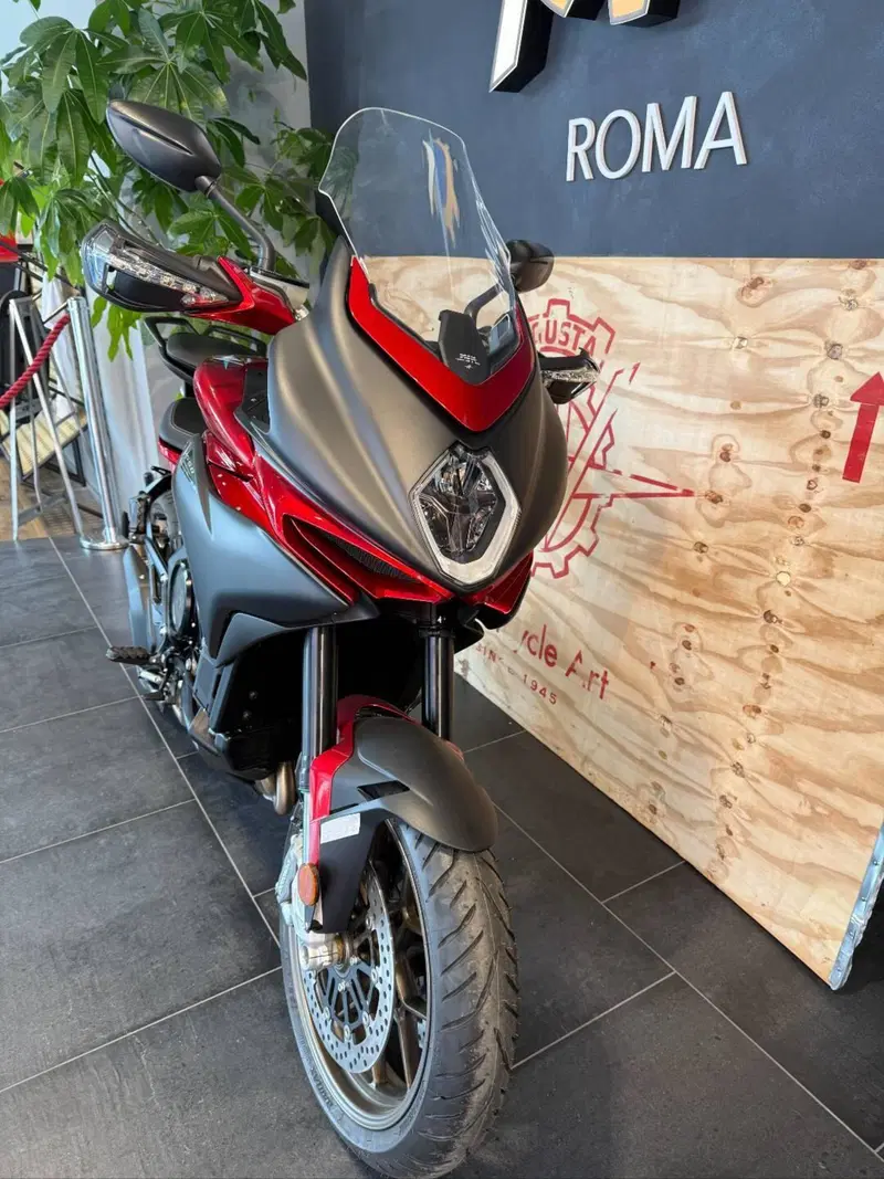 MV Agusta Turismo Veloce 800 Lusso SCS (2021 - 26) (9)