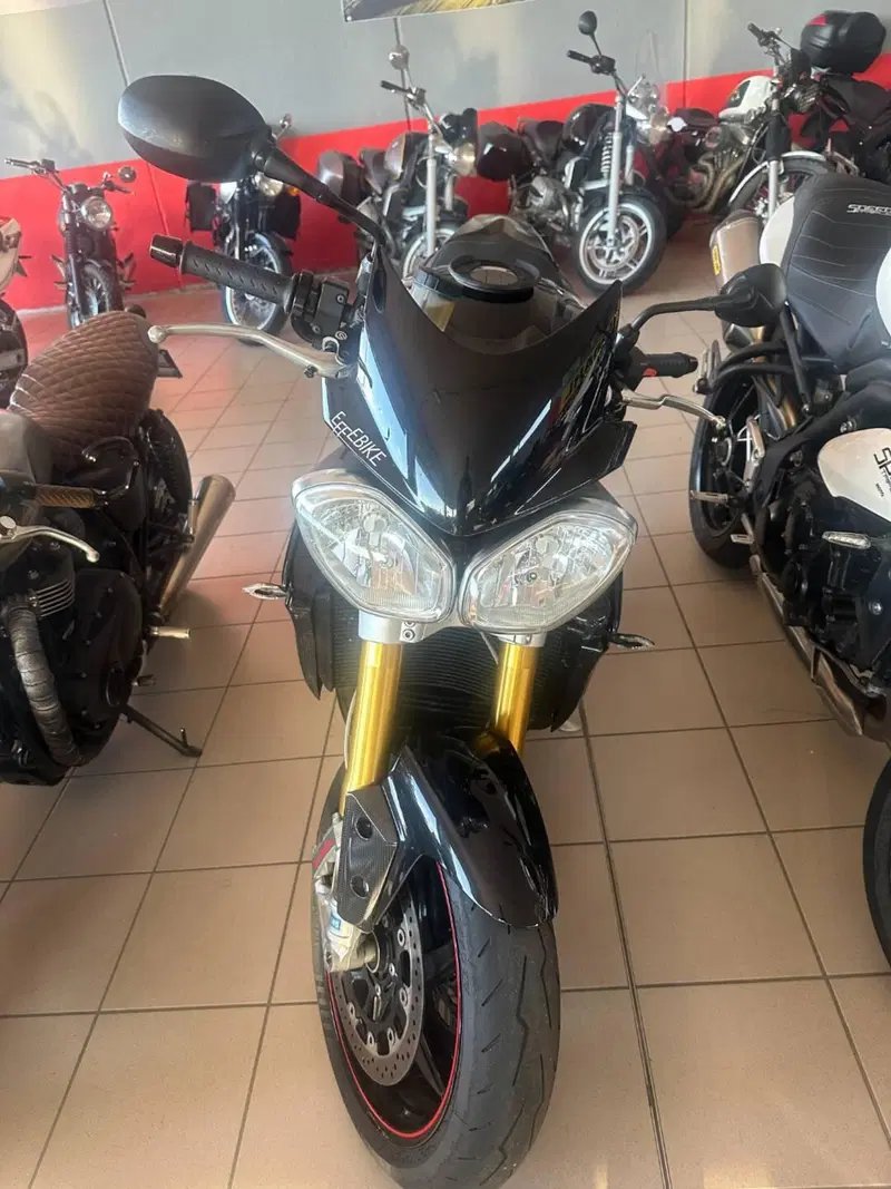 Triumph Speed Triple 1050 R ABS (2011 - 15)