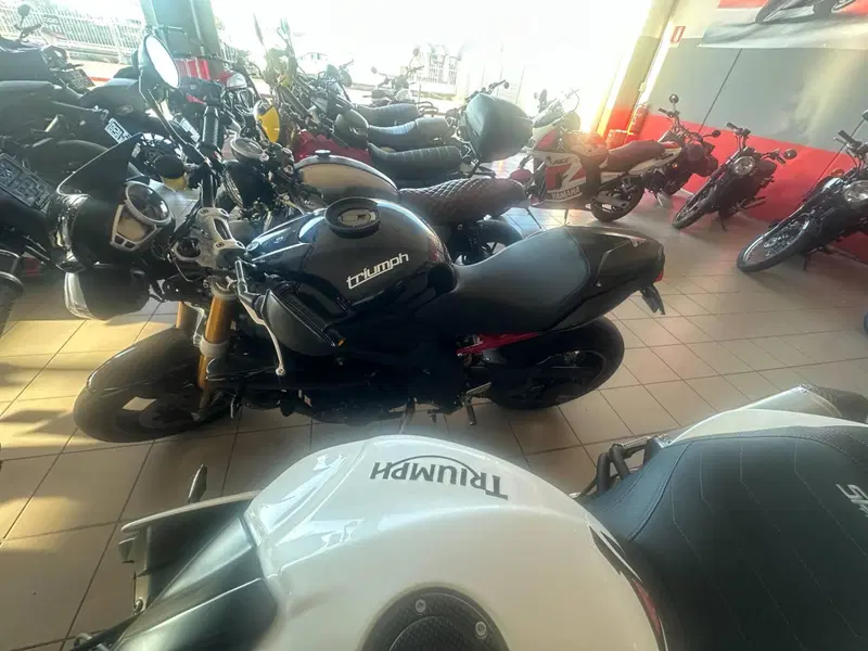 Triumph Speed Triple 1050 R ABS (2011 - 15) (3)