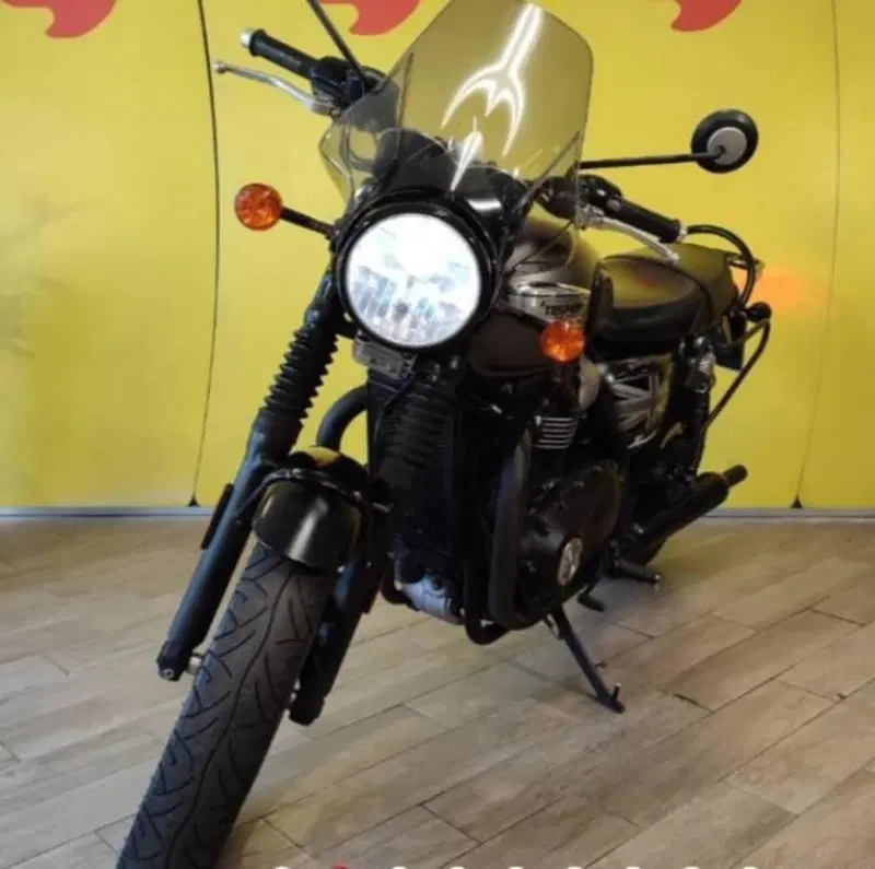 Triumph Bonneville T100 Black (2017 - 20) (3)