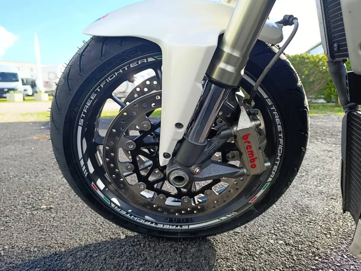 Ducati Streetfighter (2009 - 12) (5)