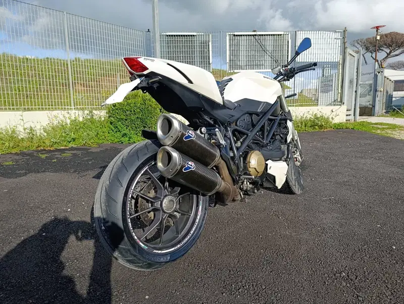 Ducati Streetfighter (2009 - 12) (14)