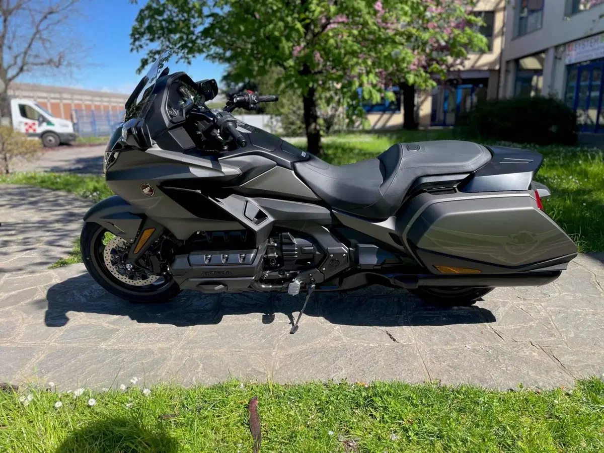 Honda GL 1800 Gold Wing 50° Anniversario (2025 - 26) (5)