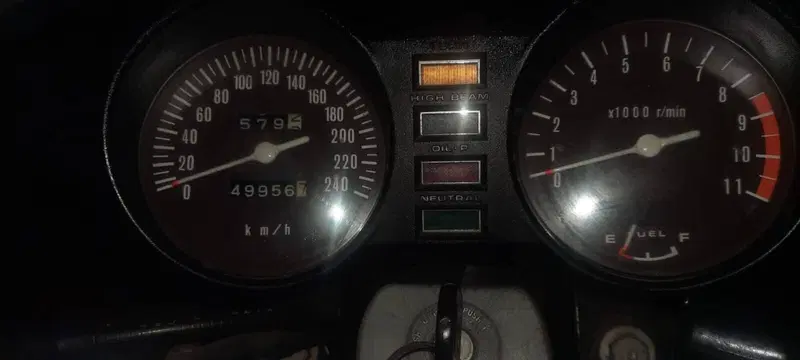 Suzuki GS 1000 (6)