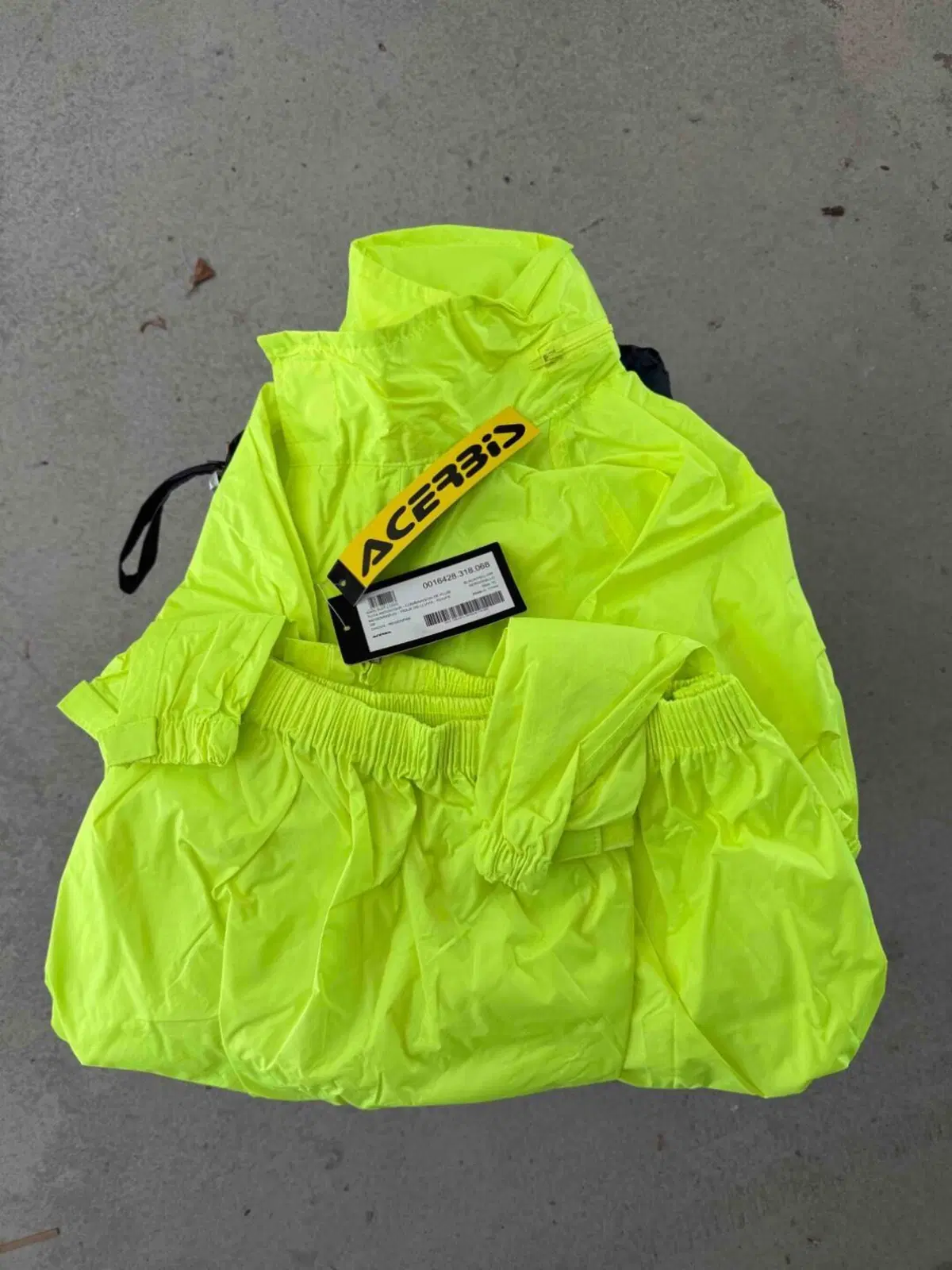 CASCHI MOTO, TUTE PIOGGIA & CARICA BATTERIA Caberg (4)